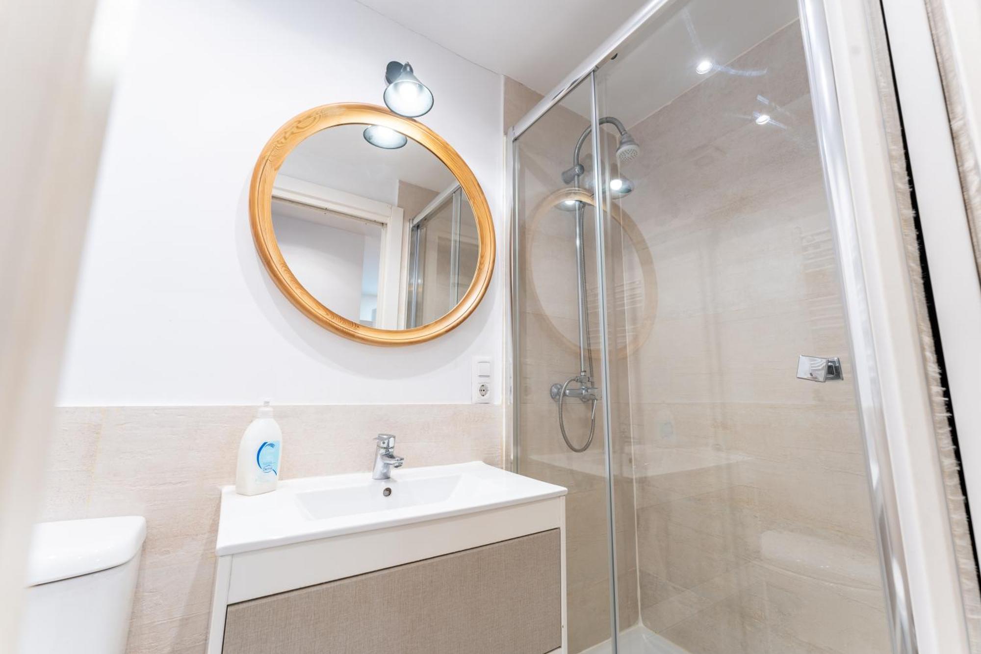 Warm And Inviting, Central Location By Urbanhosting Santander Ngoại thất bức ảnh
