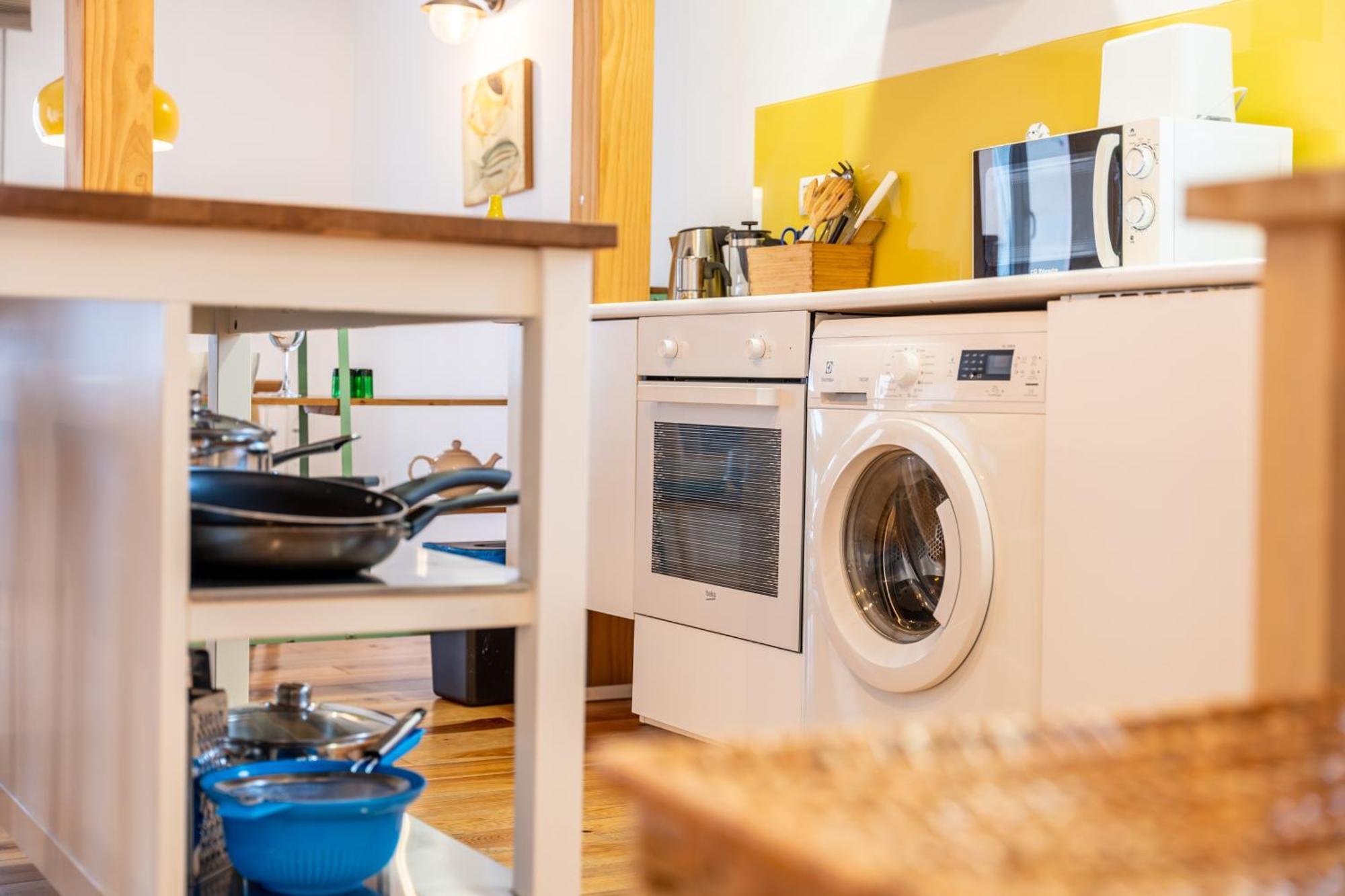 Warm And Inviting, Central Location By Urbanhosting Santander Ngoại thất bức ảnh