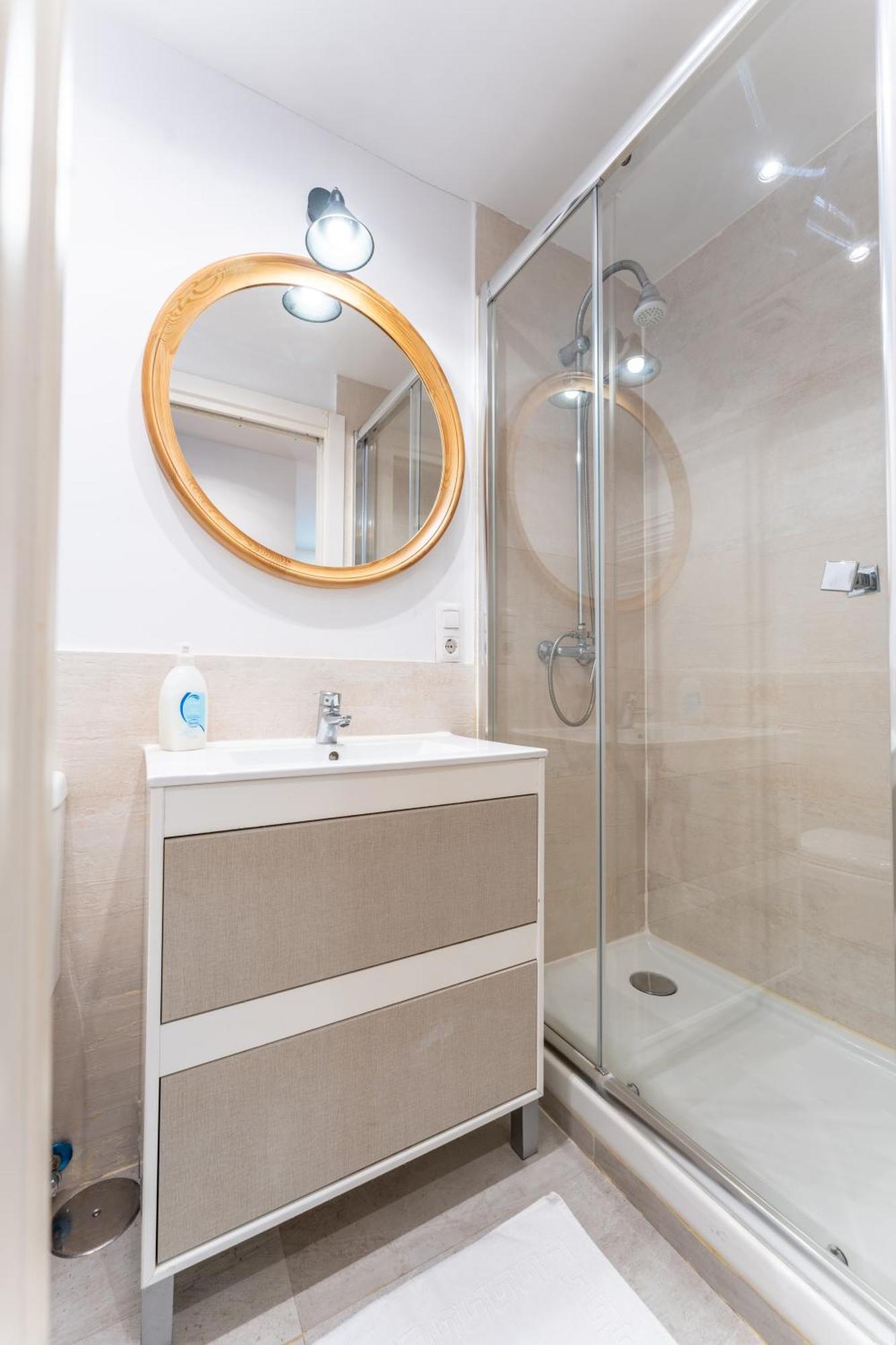 Warm And Inviting, Central Location By Urbanhosting Santander Ngoại thất bức ảnh