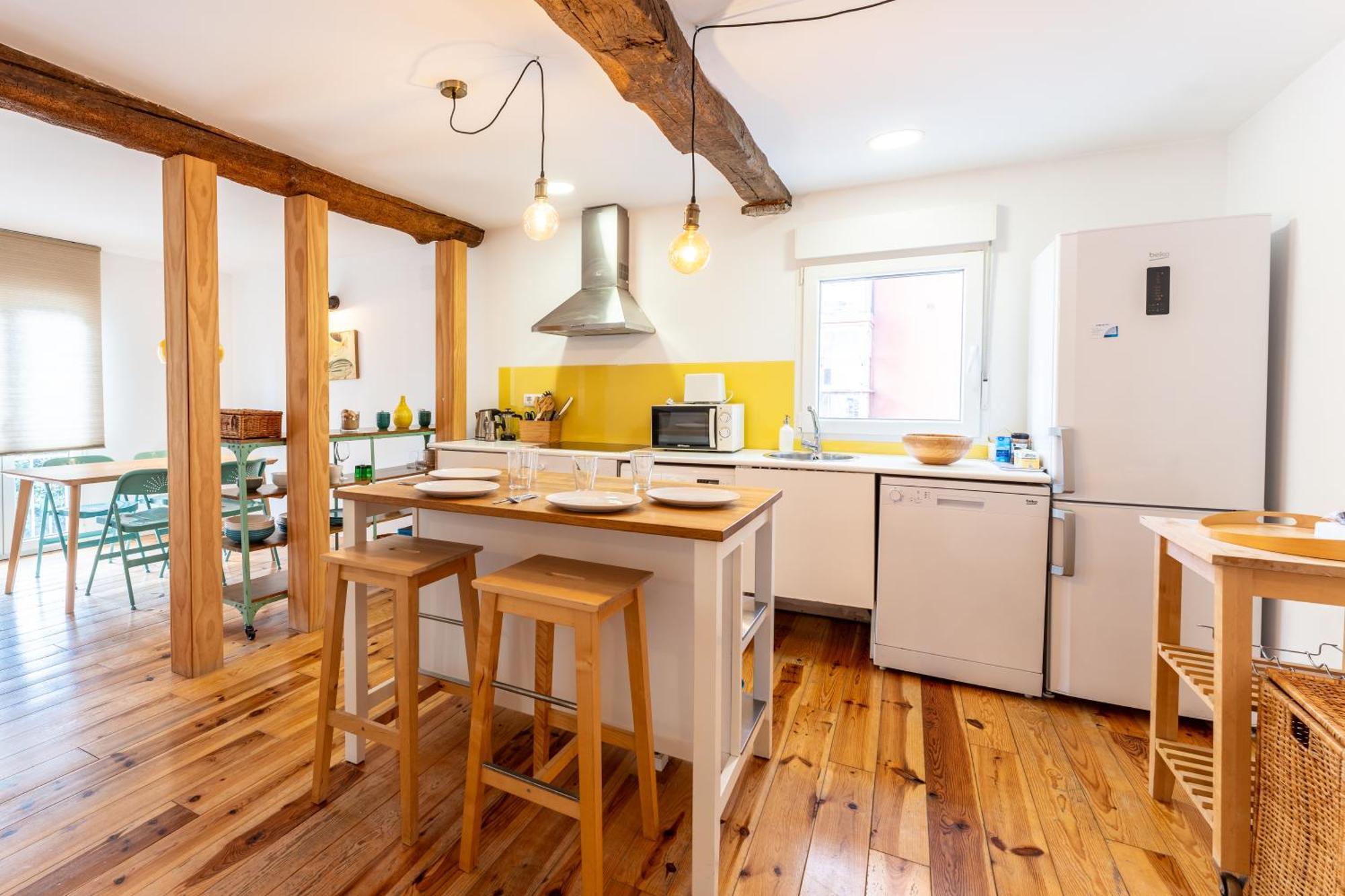 Warm And Inviting, Central Location By Urbanhosting Santander Ngoại thất bức ảnh