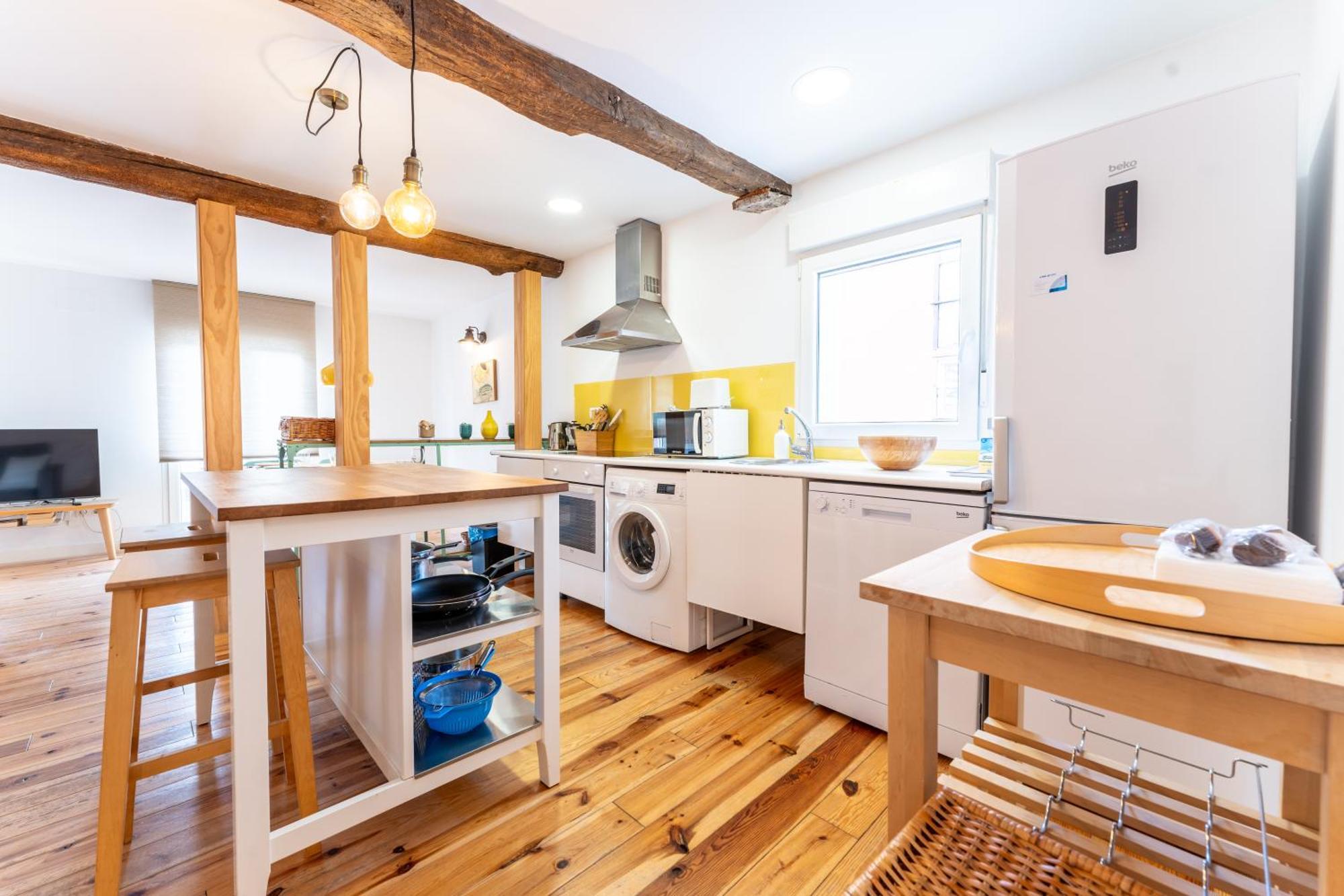 Warm And Inviting, Central Location By Urbanhosting Santander Ngoại thất bức ảnh
